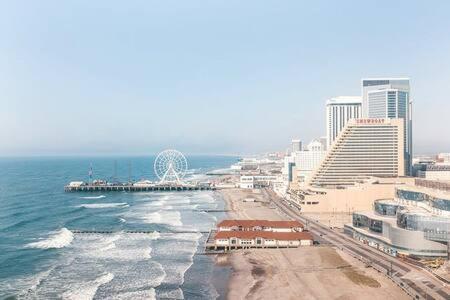 2Br 3Ba Ocean Front Condo On The Boardwalk Cozysuites Atlantic City Esterno foto